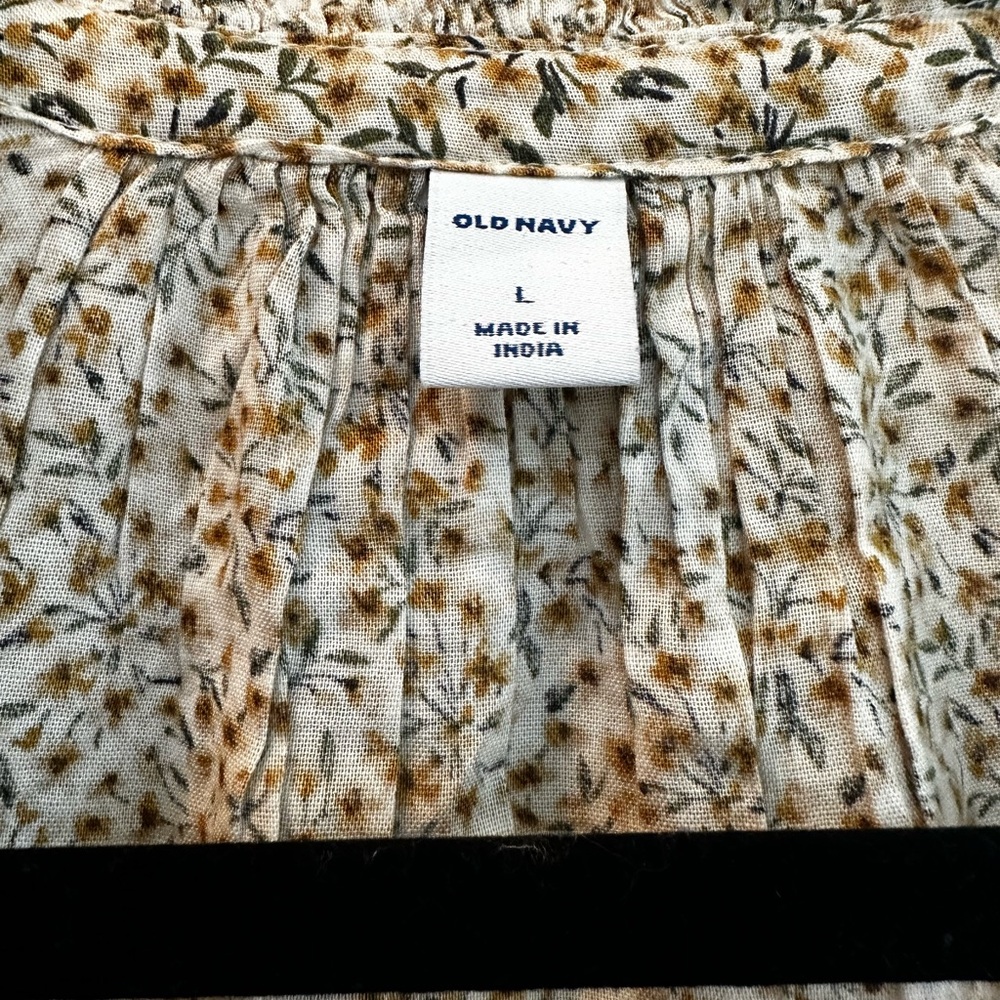 Beautiful blouse - Picture 3 of 3